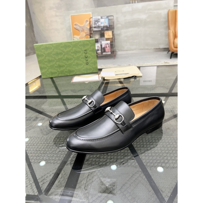 G*u*i leather shoes